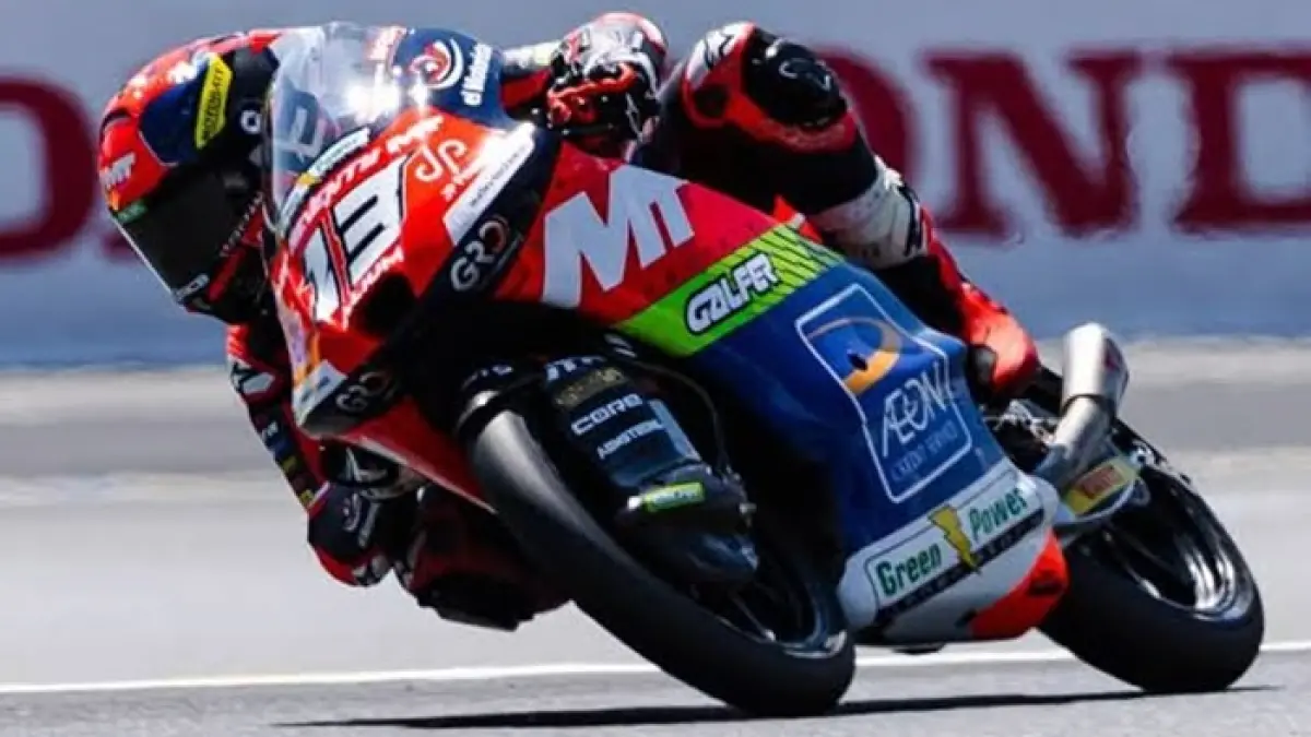 Hakim Danish didiskualifikasi dari Moto3 Mugello 2026. Veda Ega Pratama kini menembus empat besar klasemen dunia.(Gemini AI)