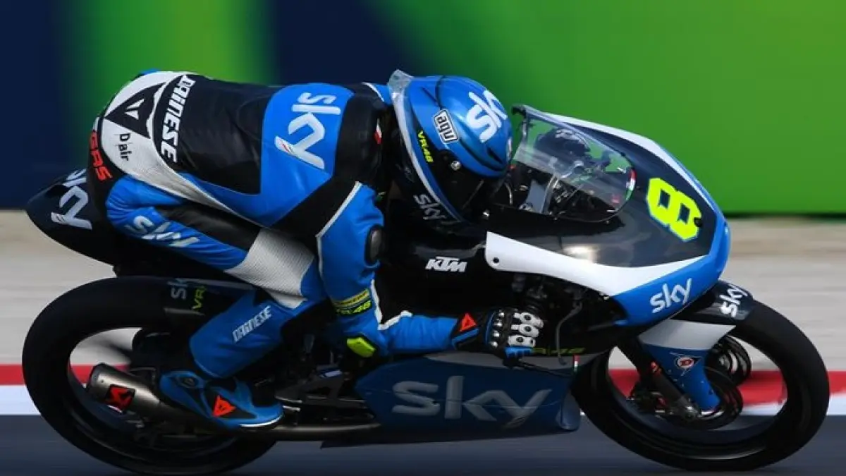 Hasil Moto3 Ceko 2026: Hakim Danis tercepat, sementara Veda Ega Pratama finis posisi 15 dan harus memulai dari Q1.(Gemini AI)