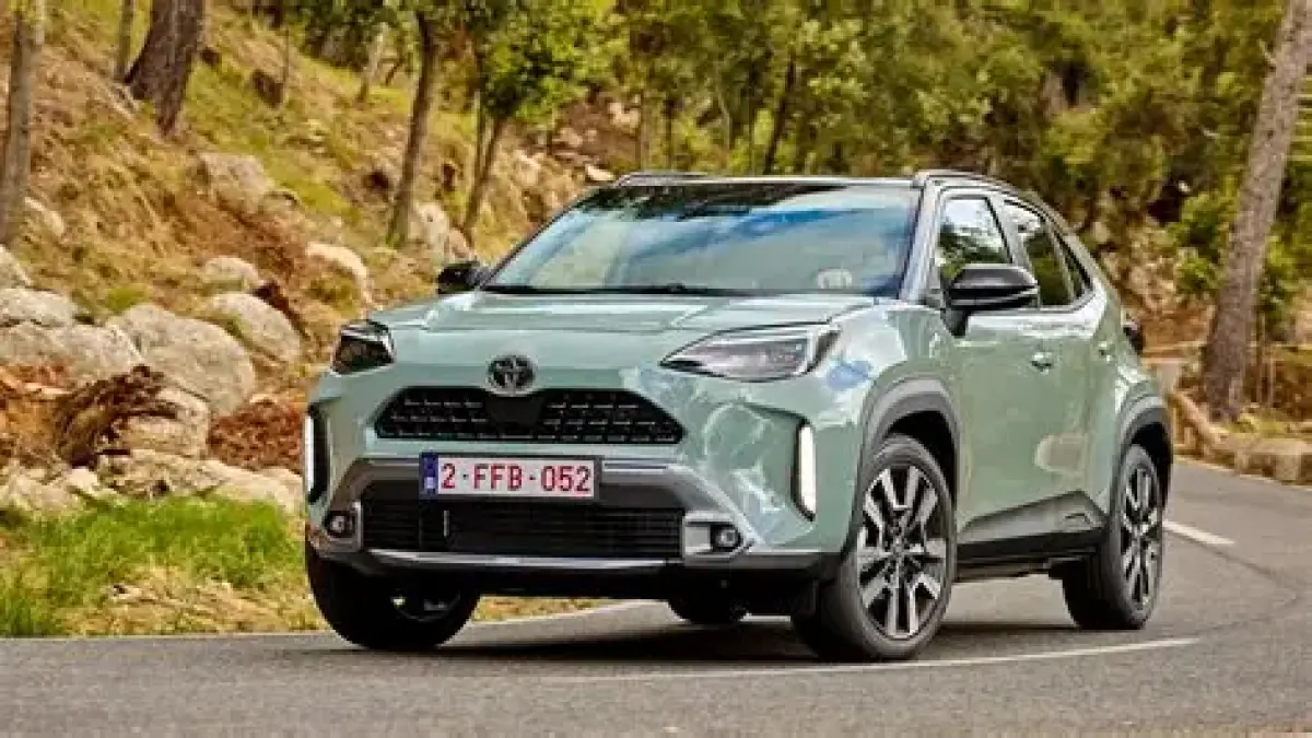 Toyota Yaris Cross Hybrid mencatat konsumsi BBM hingga 27 km/liter. Simak hasil tes lengkap performa dan fitur unggulannya (Pinterest).