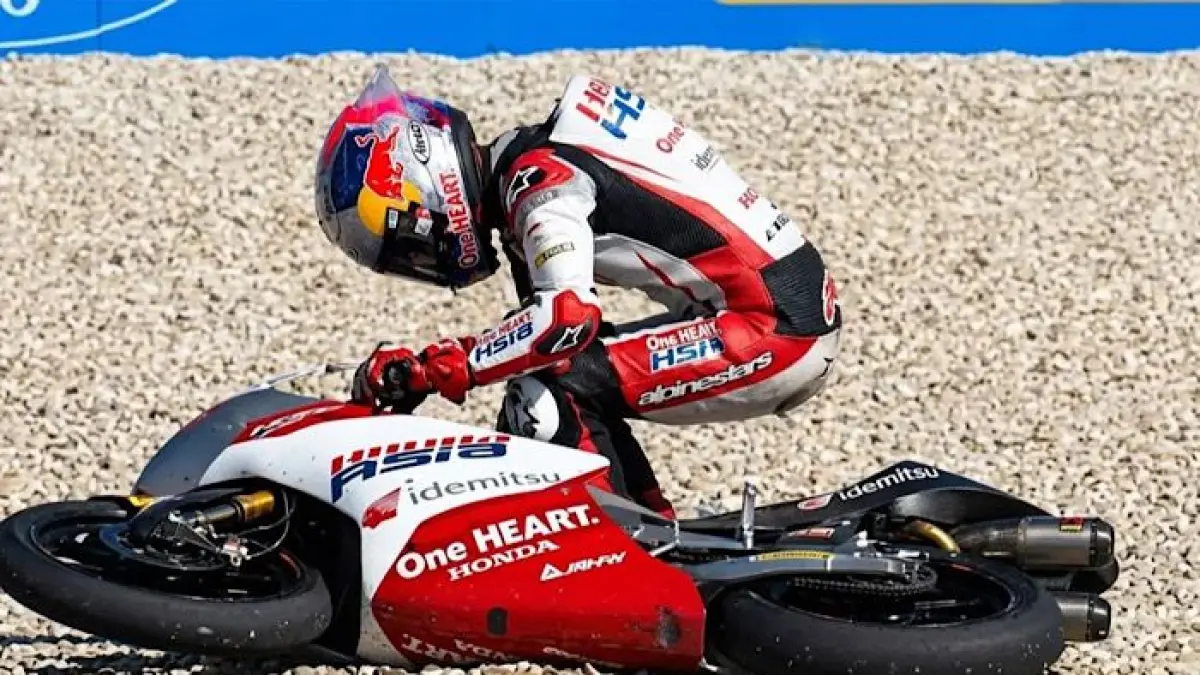 Feda Ega Pratama Moto3 Thailand 2026 tampil mengejutkan. Start P6 pada debutnya dan siap menantang dominasi pembalap Eropa.(pinterest)