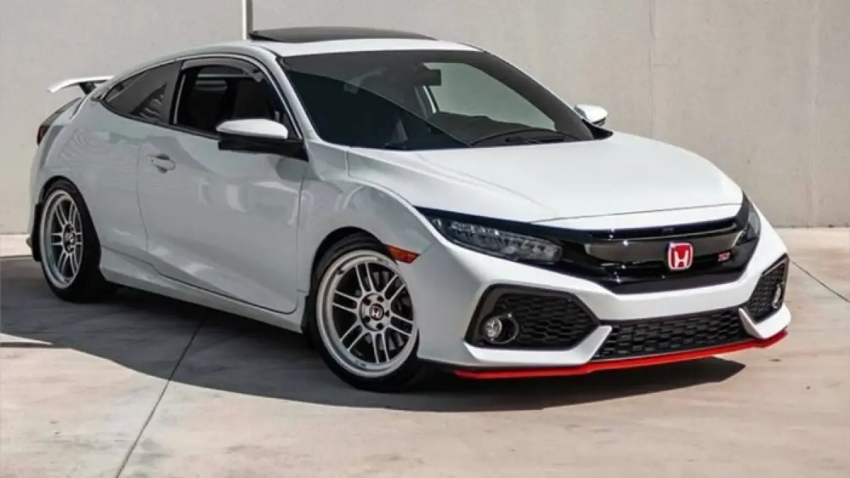 Hadiah Mobil Veda Ega Pratama berupa Honda Civic RS menjadi simbol apresiasi atas perjuangannya di balap dunia. (PINTEREST)