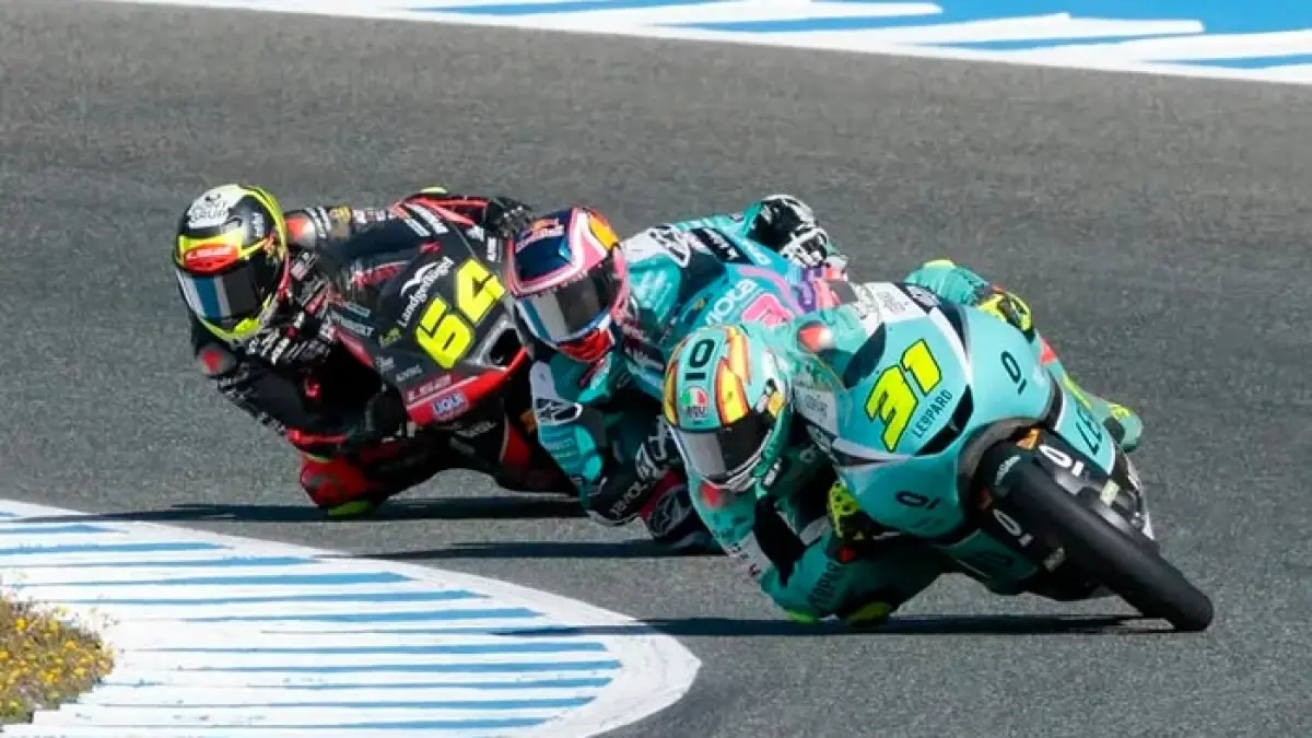 Veda Ega Pratama finis posisi 5 Moto3 Ceko 2026 setelah start dari P20. Simak hasil race, klasemen terbaru, dan jadwal berikutnya.(Gemini AI)