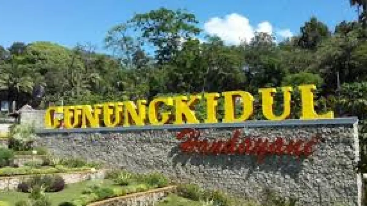Bingung cari Wisata Hits untuk Liburan Akhir Pekan 2026? Temukan pesona Gunungkidul dengan pemandangan kota Jogja, spot foto unik, dan kuliner lezat.