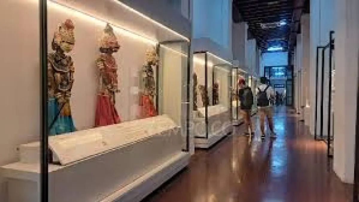  Cari destinasi budaya? Jelajahi Wisata Sejarah Terbaik di Indonesia 2026 melalui seni wayang dan arsitektur megah yang penuh dengan makna sejarah.