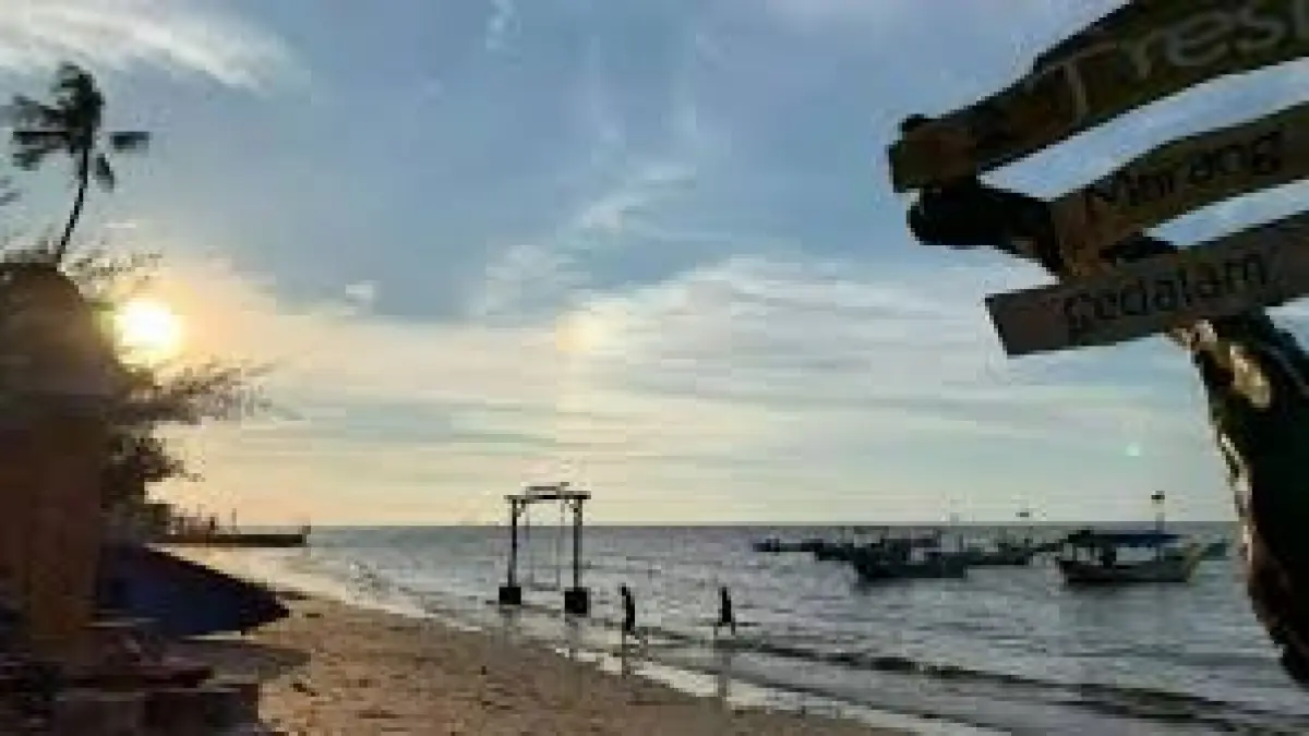 Cari referensi liburan? Ini 8 wisata Tuban terbaru 2026 yang lagi viral. Dari pantai pasir putih hingga air terjun, cek harga tiketnya di sini!