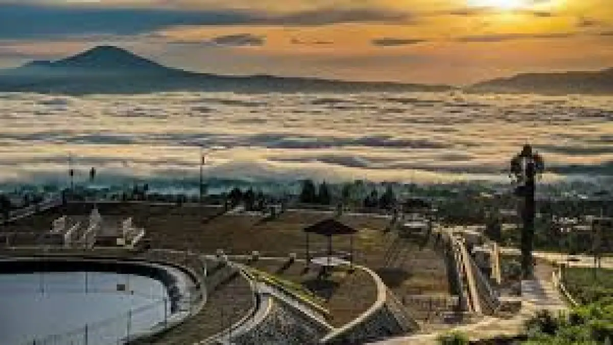 Jelajahi surga tersembunyi di Jawa Tengah. Berikut daftar Wisata Pegunungan Paling Populer di Temanggung 2026 dengan pemandangan gunung luar biasa.