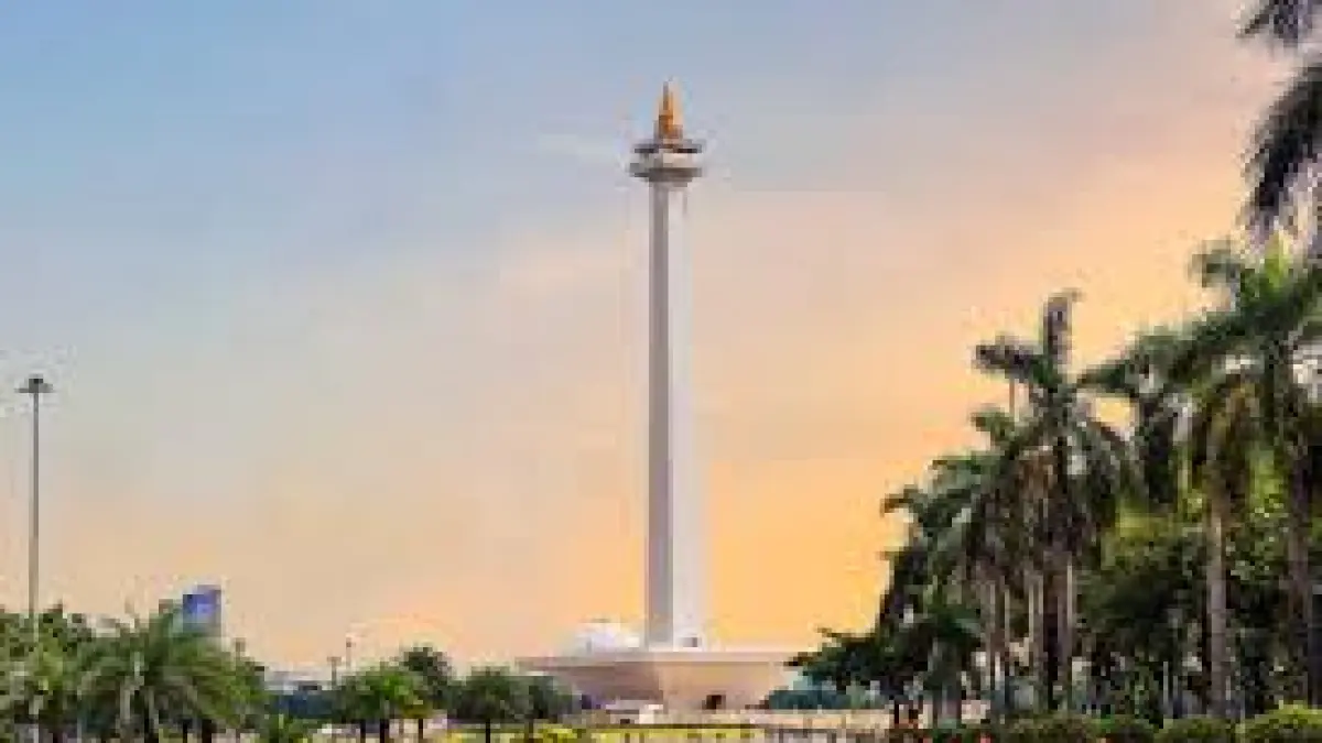 Siap berpetualang? Kunjungi Wisata Sejarah Terbaik di Indonesia 2026 dan rasakan kemegahan Monas serta jejak kemerdekaan yang penuh inspirasi!