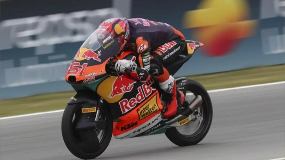 Brian Uriarte terus bersaing di papan atas Moto3 usai finis podium kedua dan menjaga peluang meraih gelar juara. (PINTEREST)