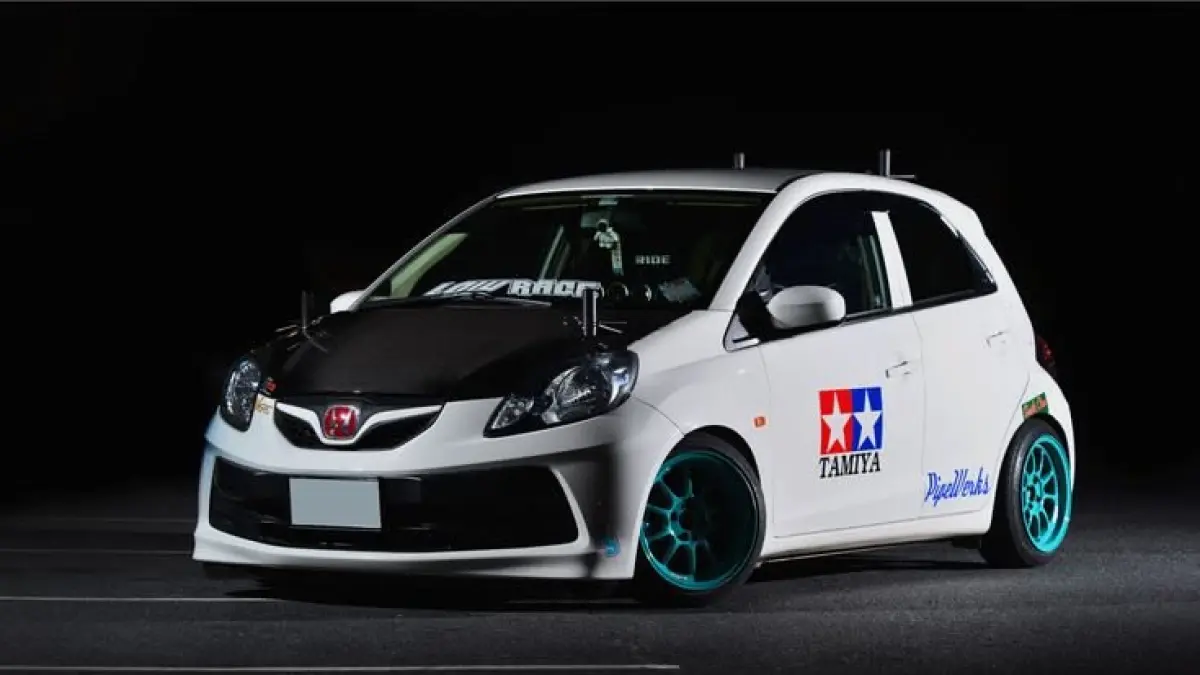 Honda Brio dari masa ke masa menghadirkan evolusi desain dan teknologi yang semakin modern.(Pinterest)