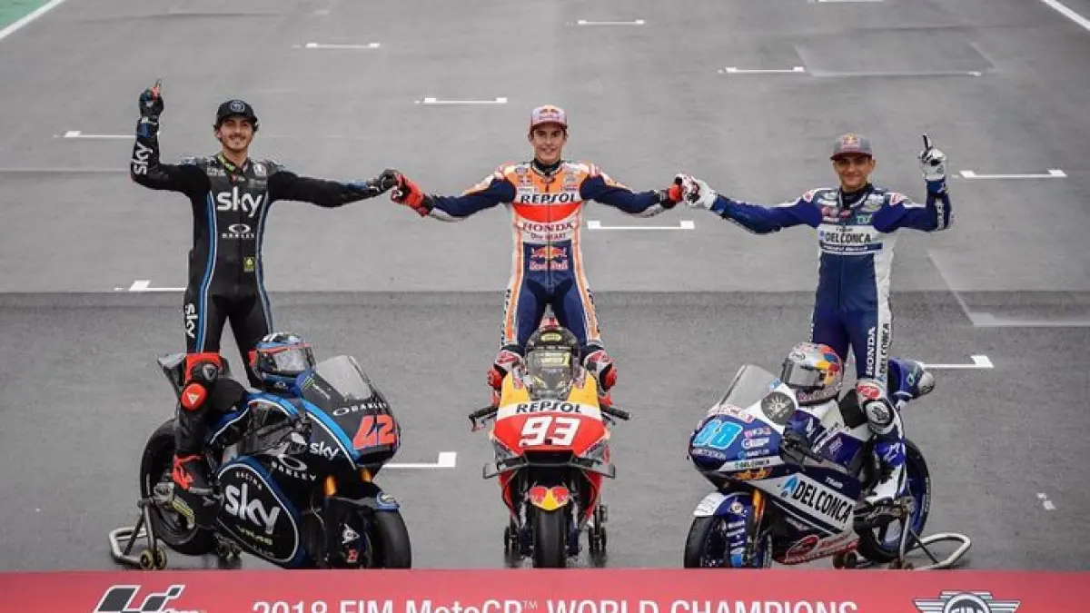 Feda Ega Pratama masih memimpin klasemen rookie Moto3 2026 meski gagal finis di Amerika Serikat. Brian Uriarte terus mengancam.(Pinterest) 