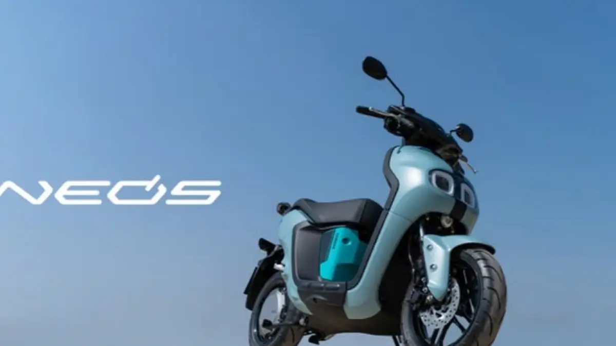 Komparasi tajam Yamaha NMAX Neo S vs NMAX Turbo tipe terendah 2026. Simak perbedaan harga Rp 4 juta, fitur Y-Shift, dan spek suspensinya di sini!