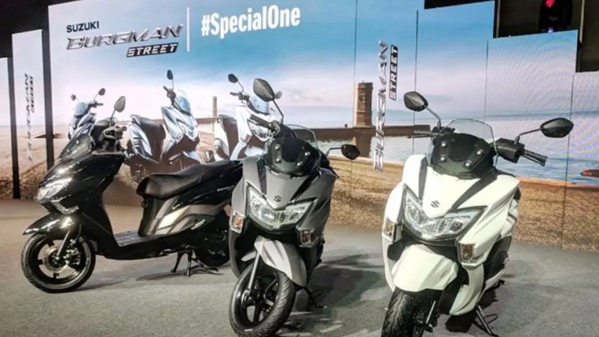 Kupas tuntas Suzuki Burgman Street 125 EX 2026. Skutik premium Rp 26 jutaan berteknologi mesin SEP-α, konsumsi BBM 52,6 km/l, dan posisi selonjoran!