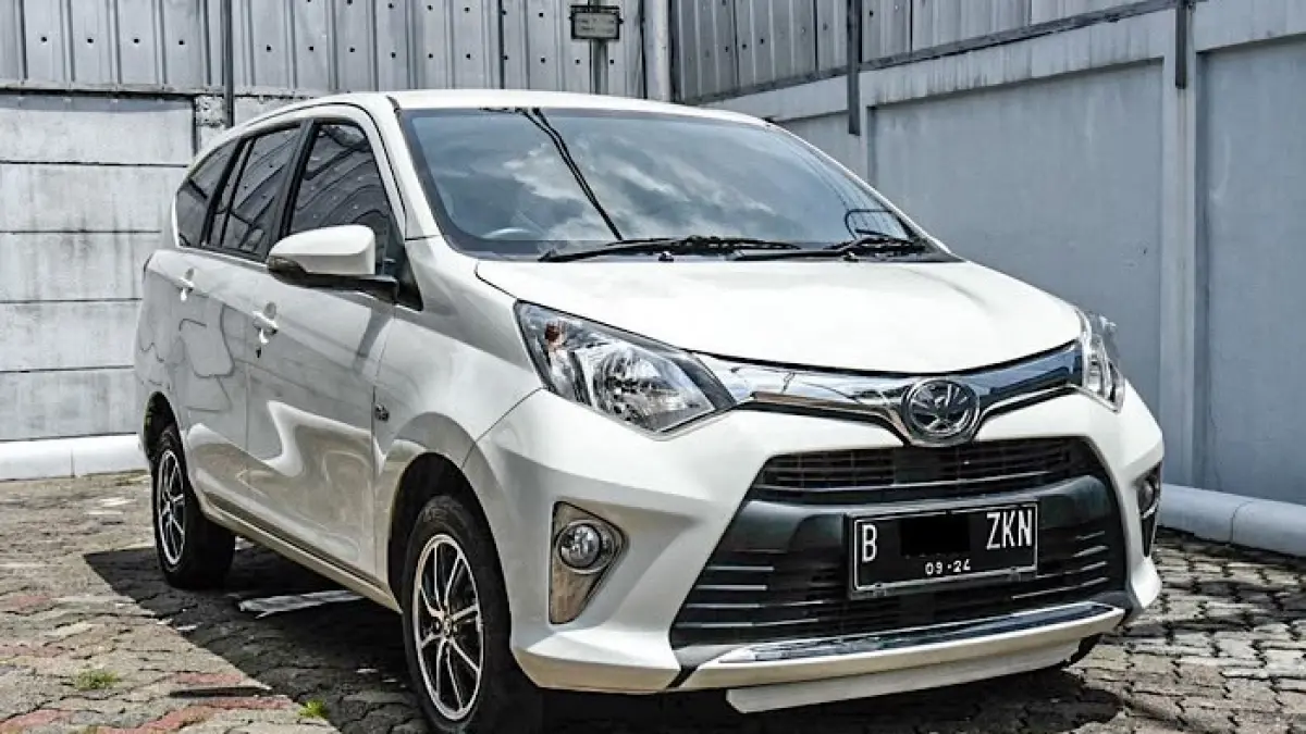 Modifikasi Daihatsu Ayla bekas taksi online ini sukses tampil sporty ala JDM. Dibeli di bawah Rp50 juta, hasil akhirnya bikin pangling.(pinterest)