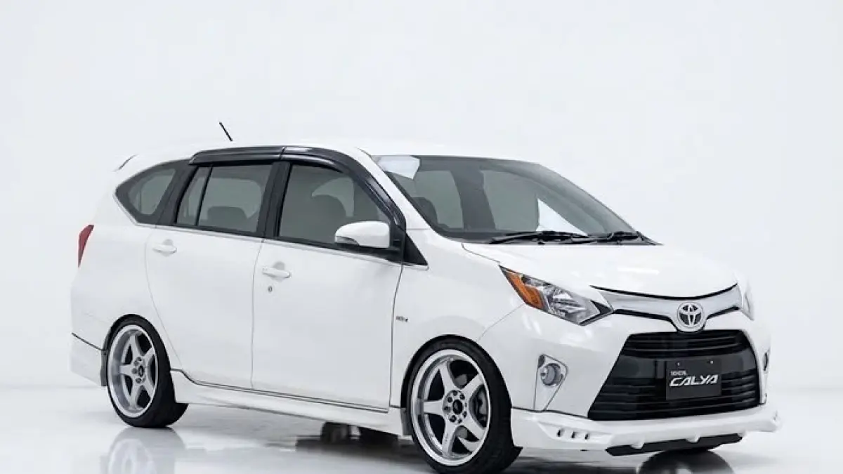 Modifikasi Toyota Calya simpel bergaya OEM Plus dengan velg Braid original dan interior premium, tampil elegan meski bermodal LCGC.(pinterest)