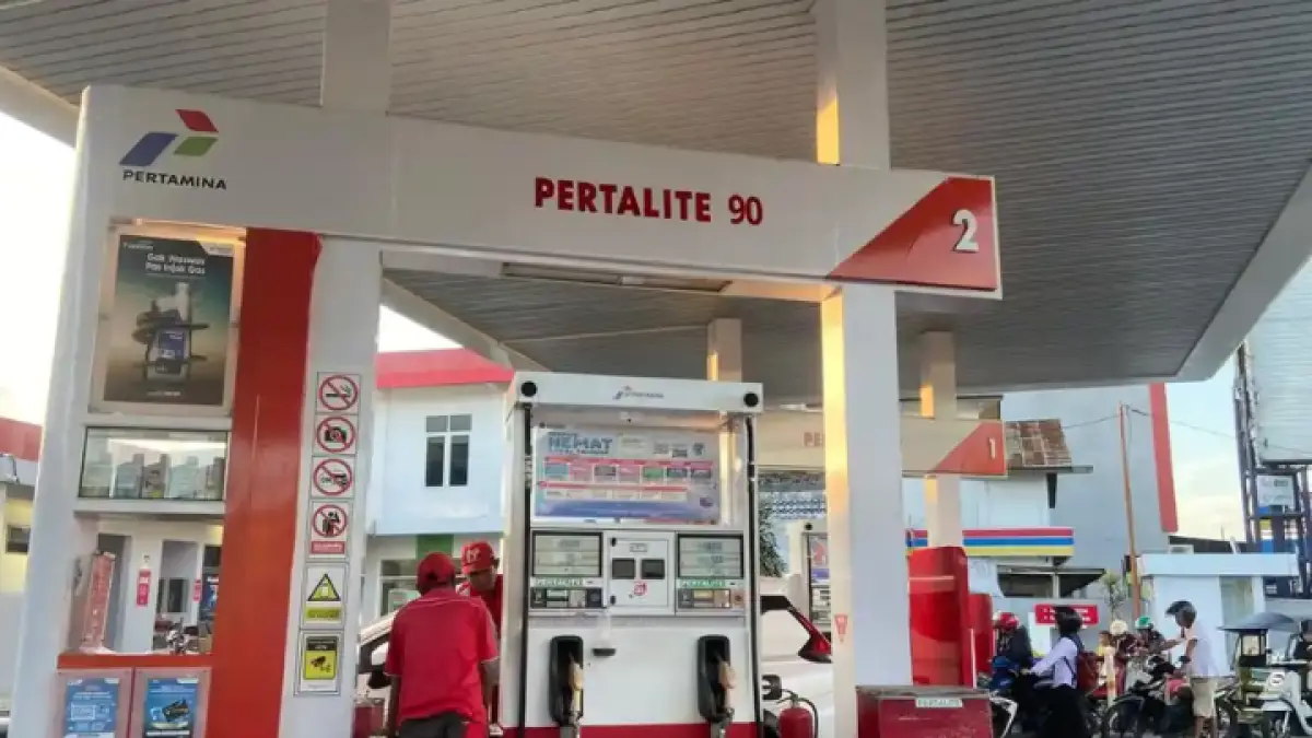 Pemerintah dan Pertamina tengah mengkaji peluang penurunan harga BBM non-subsidi untuk periode Juli 2026. (gorontalo.tribunnews.com)
