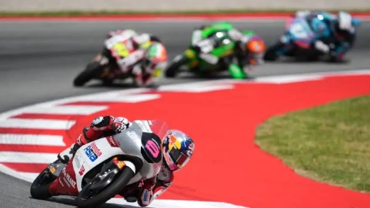 Analisis Rumor Veda Ega Moto2 berdasarkan data telemetri Honda yang mengagumkan. Poin disamai Hakim Danish, Honda siap pagari sang rider dari tim Eropa.