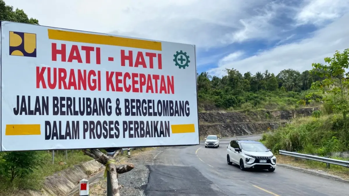 PENGUNGKIT EKONOMI: JLS Trenggalek menghubungkan Watulimo, Munjungan, hingga Panggul, terkendala pembebasan lahan yang melintasi lahan Perhutani maupun milik warga.(Dharaka R. Perdana/ Radar Trenggalek)