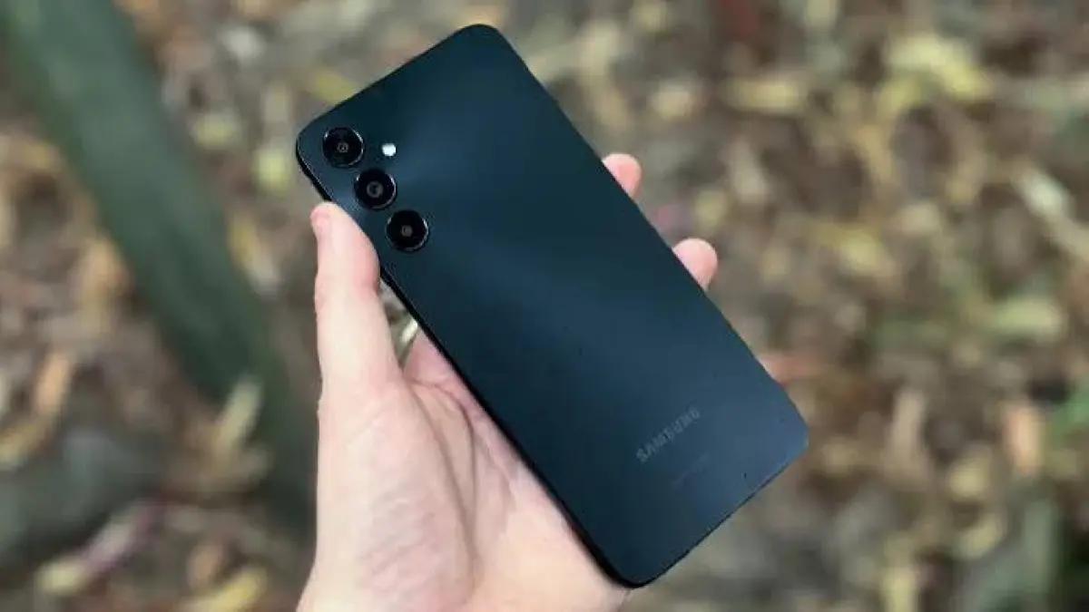 Pilihan HP Gaming Snapdragon 1 Jutaan dengan performa multitasking paling mulus. Review keunggulan memori Vivo Y27s dan penurunan harga Samsung Galaxy A05s.