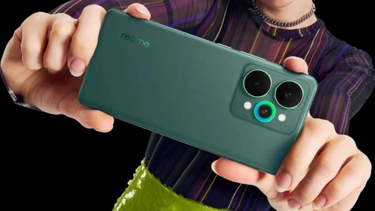 Review Realme 15 Pro lengkap. HP Rp7 jutaan dengan baterai 7.000 mAh, Snapdragon 7 Gen 4, layar AMOLED 144 Hz, tetapi punya dua kekurangan (Pinterest).