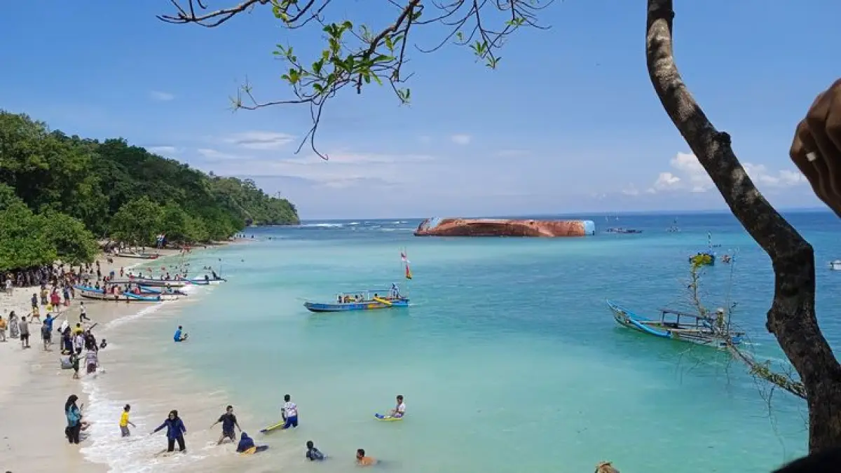 10 tempat wisata di Pangandaran terbaru 2026 yang wajib dikunjungi, mulai Green Canyon, Pantai Batu Karas hingga Jembatan Sodong Kopo (Pinterest).