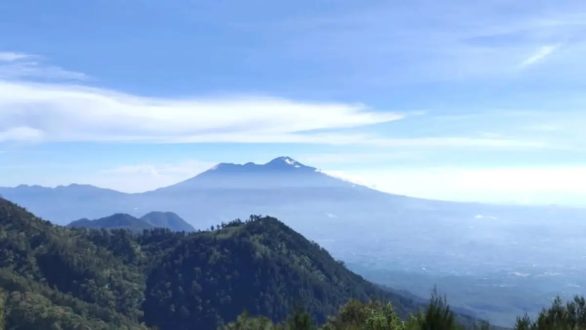 Pendakian Gunung Arjuno via Sumber Brantas berakhir tanpa summit. Simak pengalaman Bang IQ TV menjelajah Lembah Lengkehan, Welirang, dan Puncak Kembar (Pinterest).