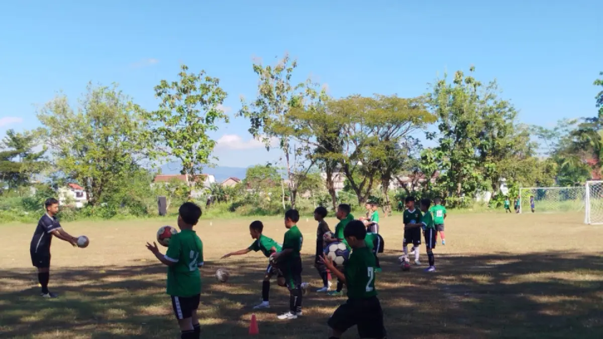 Piala Presiden U-10 dan U-12 Tak Digelar
Askab Tak Berani Ambil Risiko Akibat Kisruh Asprov