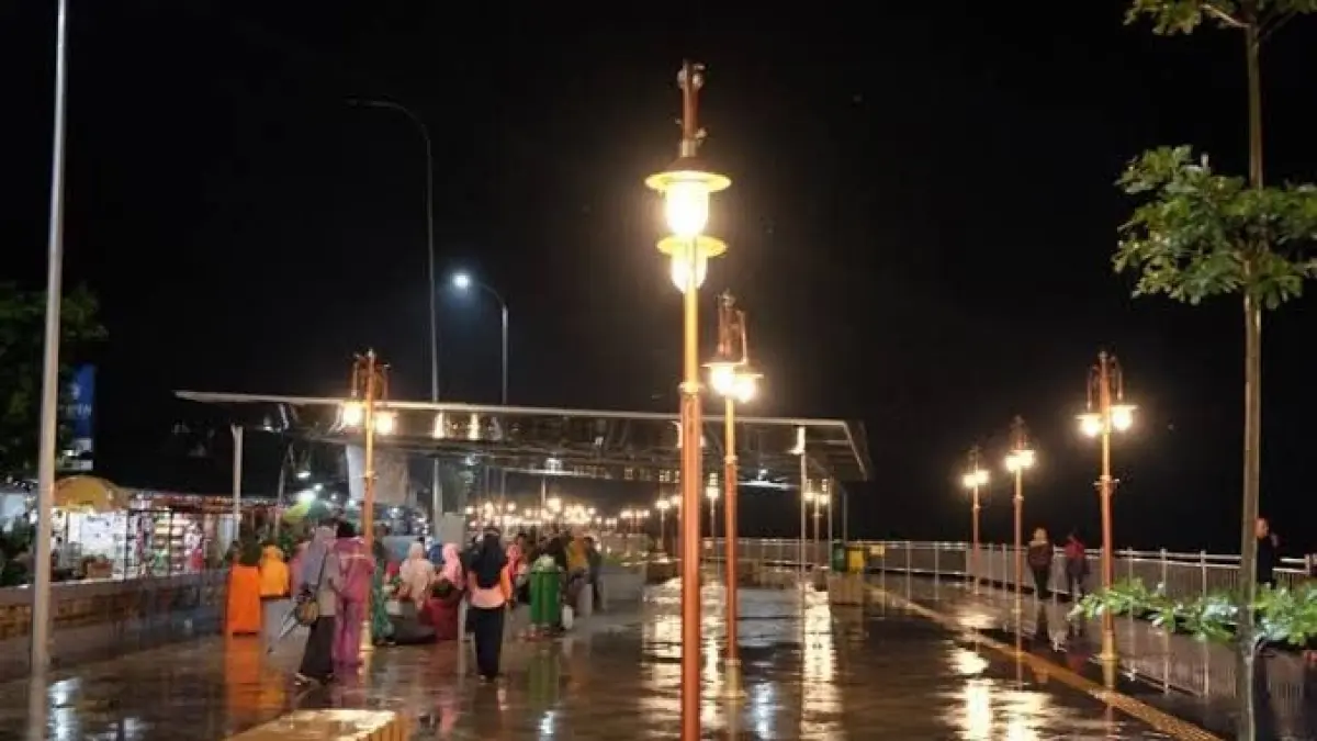 Gunung Kemukus kini berubah menjadi wisata religi. Juru kunci membantah ritual pesugihan dan mengungkap fakta sebenarnya tentang makam Pangeran Samudro. (Pinterest. com)