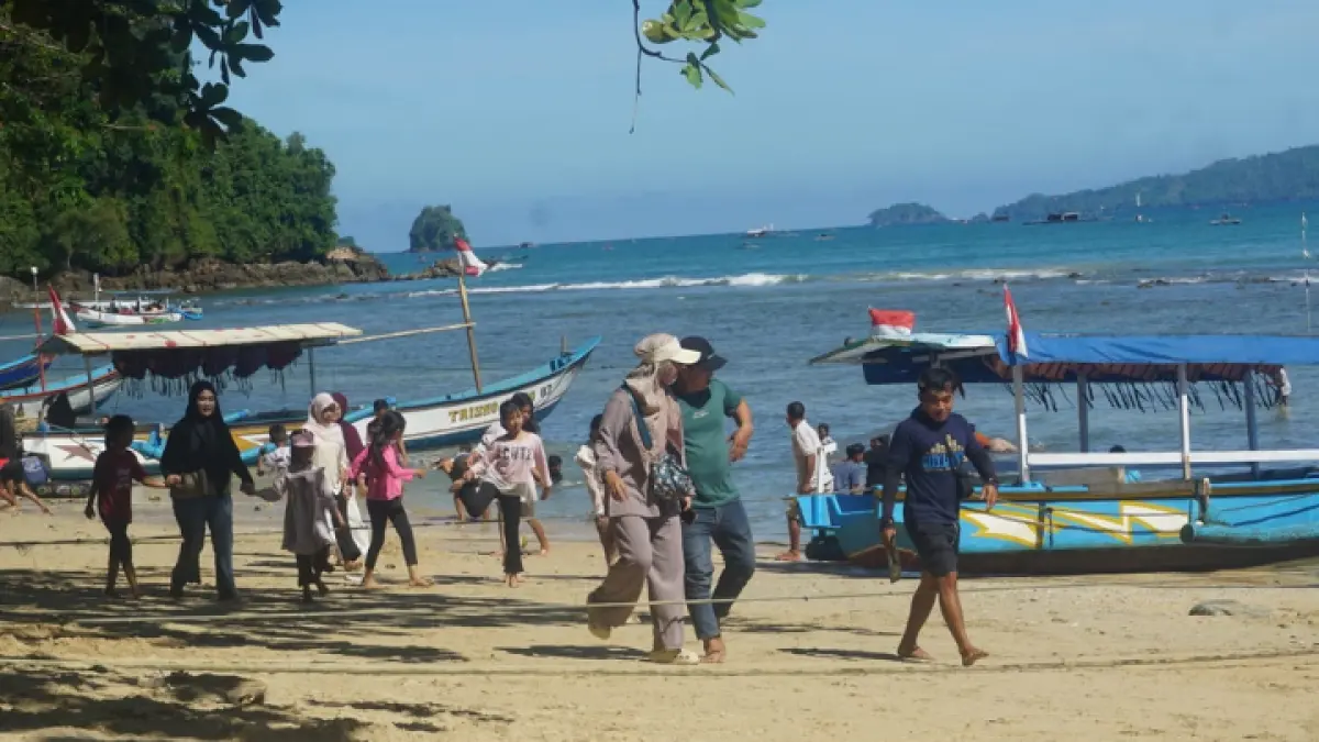 PESONA ALAM: Wisatawan di Kabupaten Trenggalek hingga kini tetap didominasi warga lokal dan minim turis yang datang.(FATRA ADITYA/RADAR TRENGGALEK)