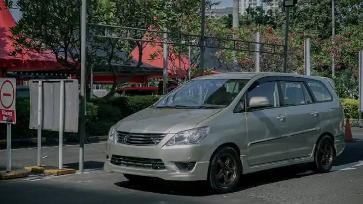 Filosofi modifikasi mobil harian yang nyaman dari pemilik Innova Rose 2KD. Menyeimbangkan performa mesin diesel dengan kenyamanan harian tanpa gengsi.
