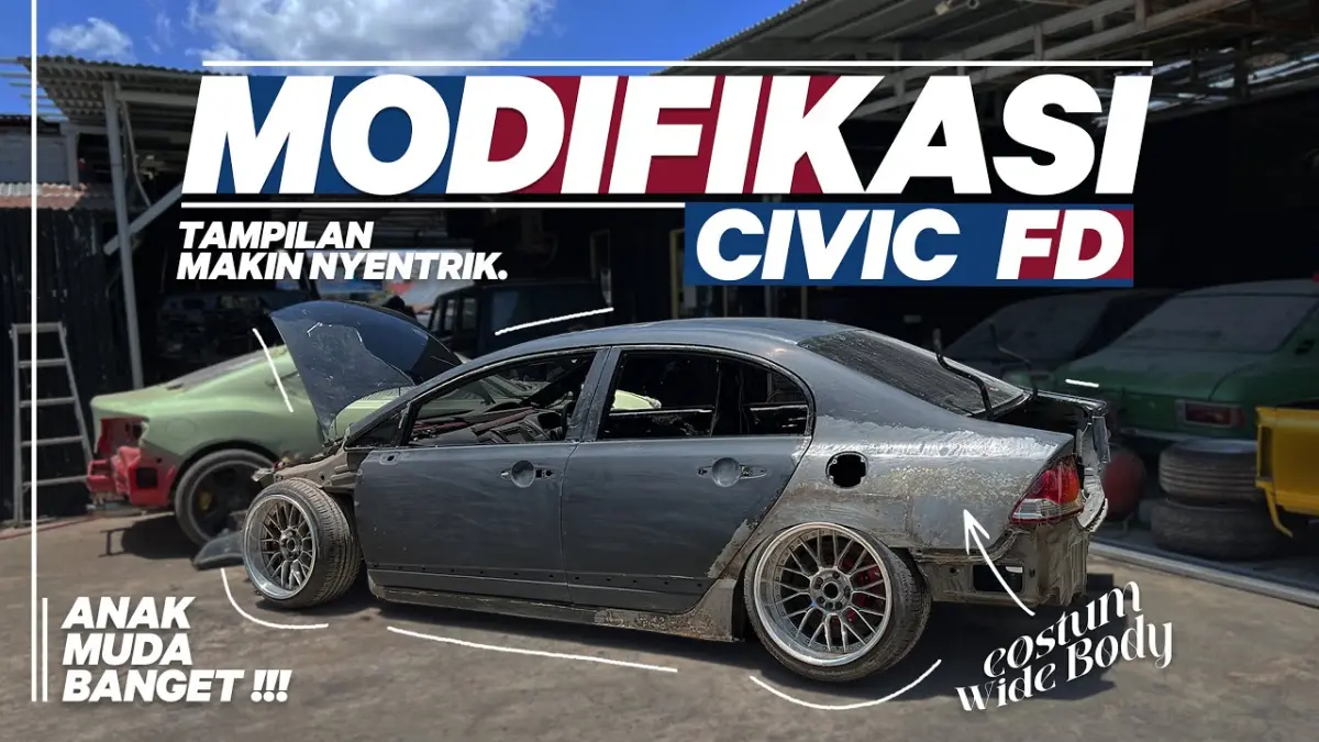 Modifikasi Honda Civic FD tampil ekstrem dengan turbo custom, air suspension, wide body natural dan interior racing hingga sukses meraih gelar juara kontes. (Youtube. com)