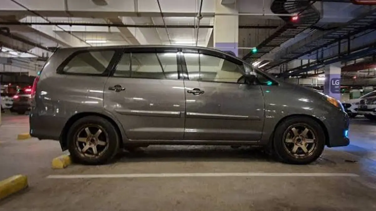 Tips racikan kaki-kaki modifikasi mobil harian anti-gesrok di Innova Barong. Paduan pelek RPF1, suspensi YSS DTG, dan Big Brake Kit Brembo 4 pot.