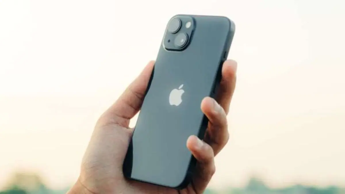 iPhone masih menjadi smartphone favorit Gen Z. Mayoritas mahasiswi memilih Apple dan menjadikan iPhone 16 sebagai HP impian terbaru (Pinterest).