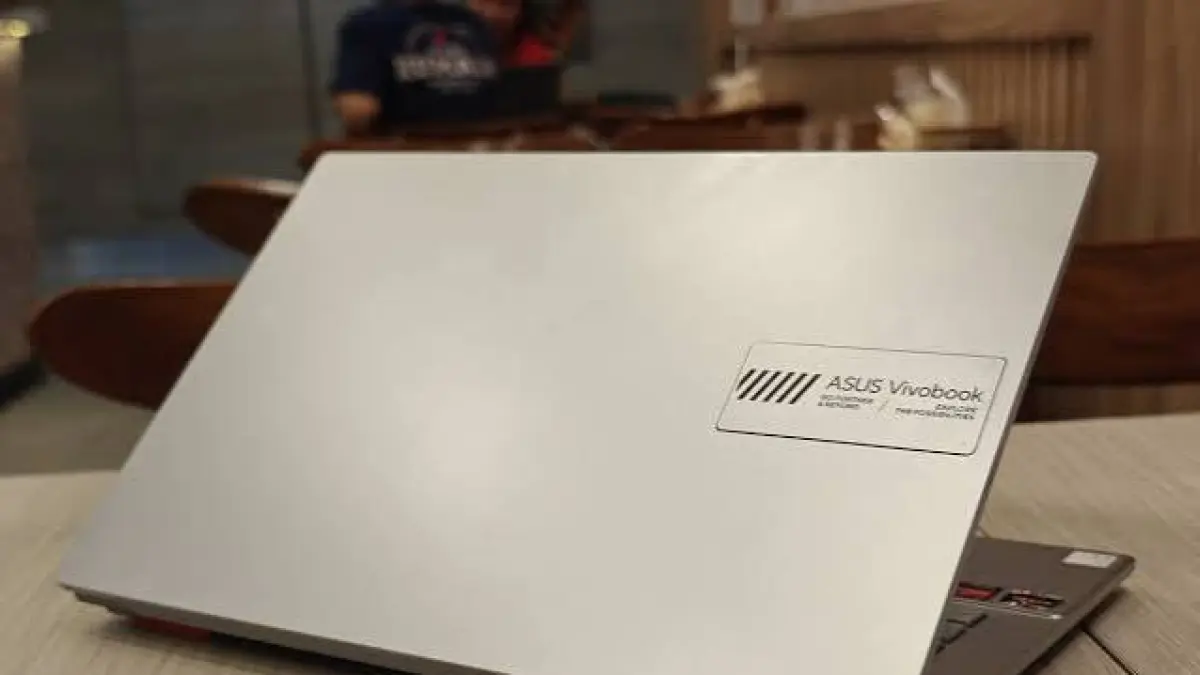 Rekomendasi dua notebook untuk siswa SMA terbaik berspesifikasi AMD Ryzen 3 dan SSD 512 GB yang andal untuk melibas tugas berat dan edit video sekolah.