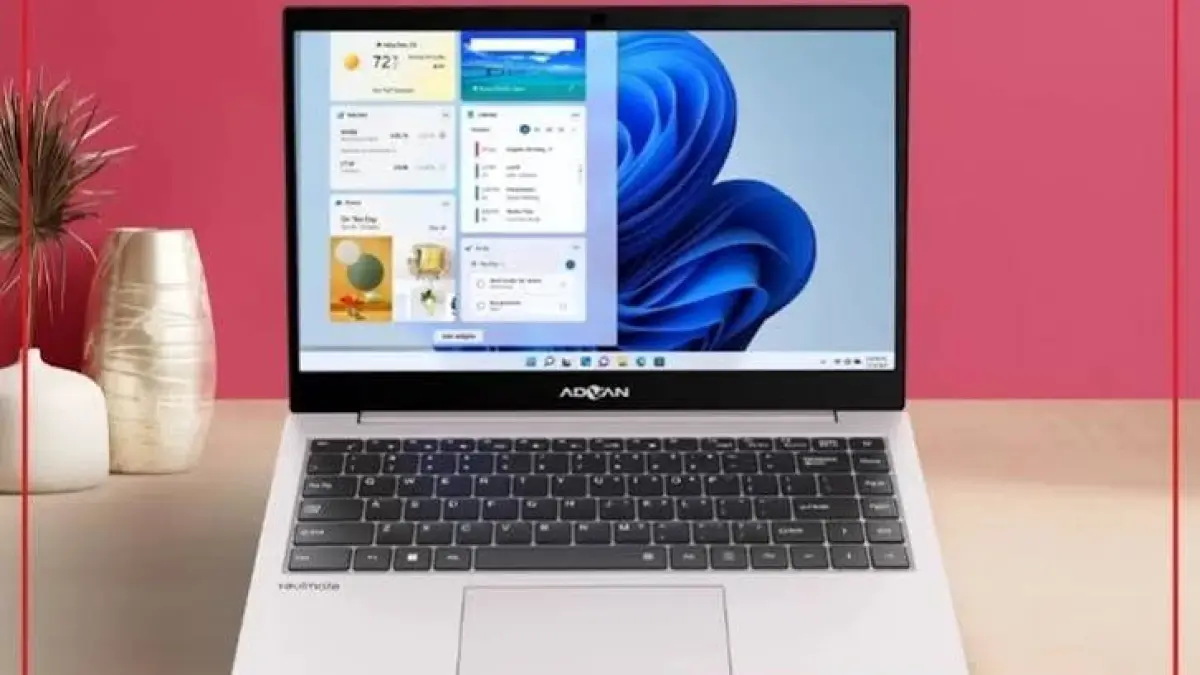 Rekomendasi notebook murah untuk sekolah dari Axioo dan Advan dengan harga 2,4 jutaan. Dilengkapi Windows 11 orisinal dan RAM besar untuk kelas daring.