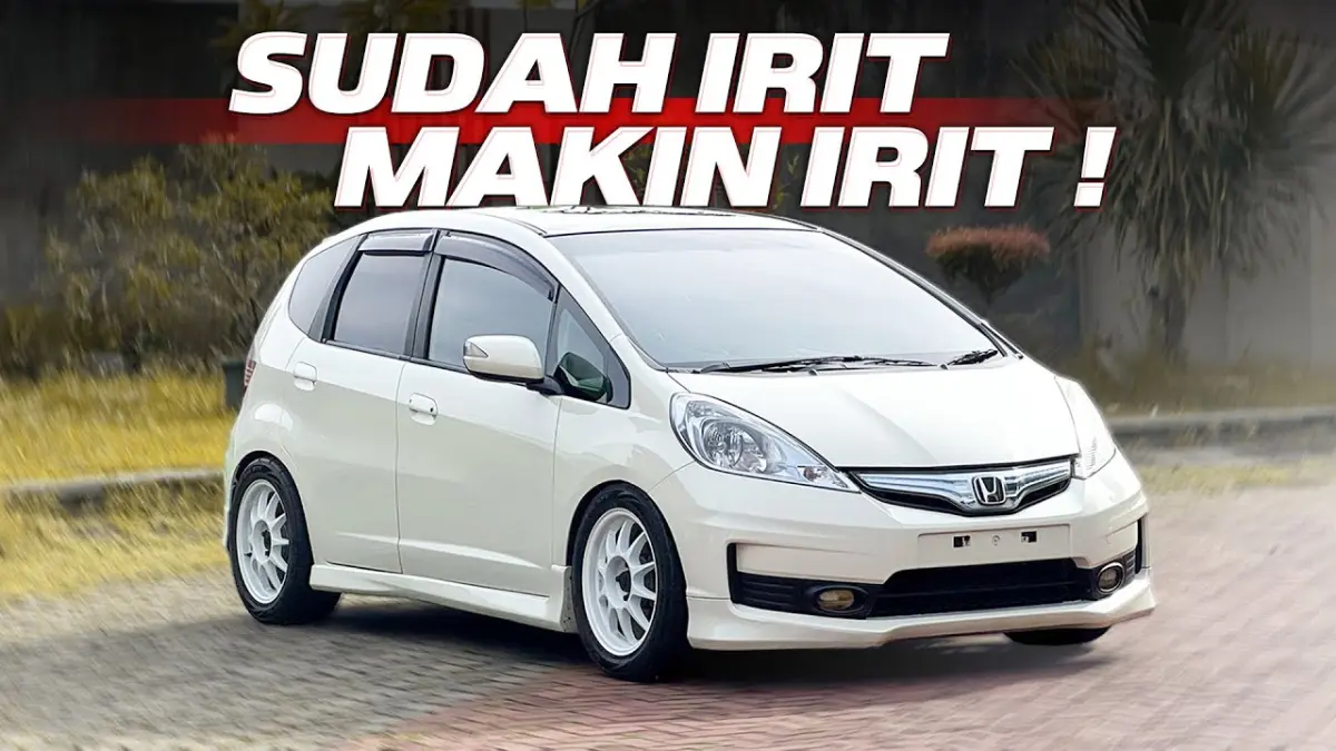 Honda Fit Hybrid menawarkan konsumsi BBM hingga 27 km/liter dengan teknologi IMA. Simak alasan hatchback hybrid ini tak pernah dijual di Indonesia. (Youtube. com)