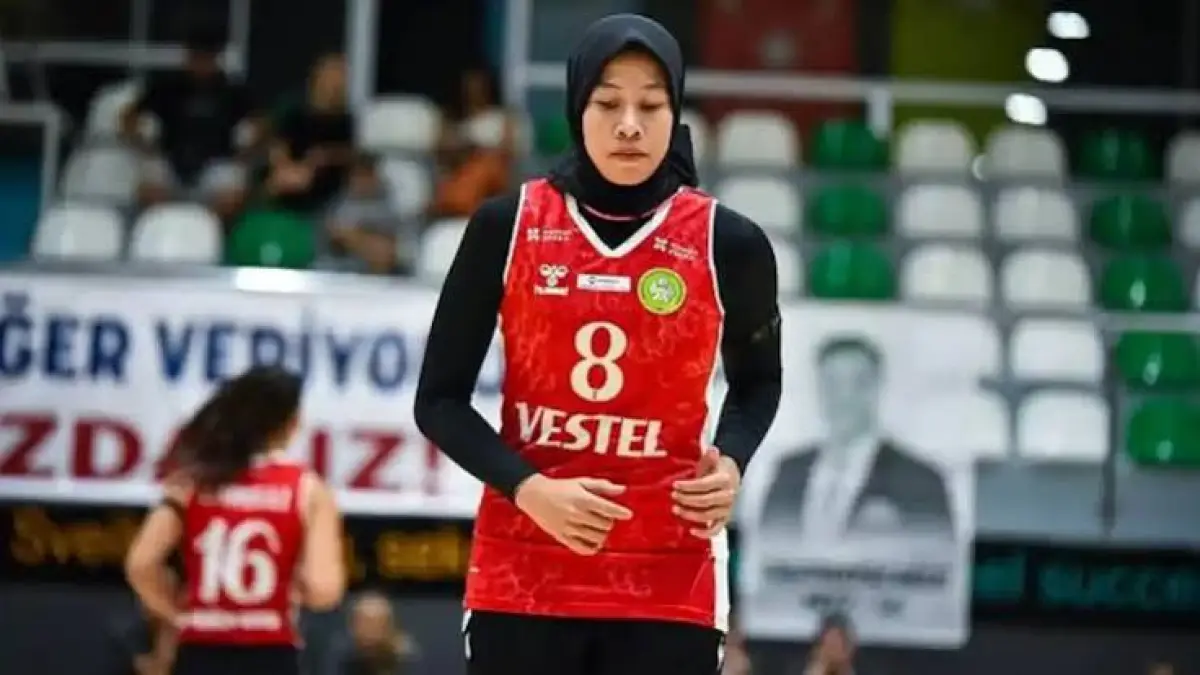 Simak analisis taktis dampak besar Megawati Hangestri Liga Turki bagi Manisa BBSK. Kehadirannya terbukti membuat variasi serangan tim jauh lebih mematikan.