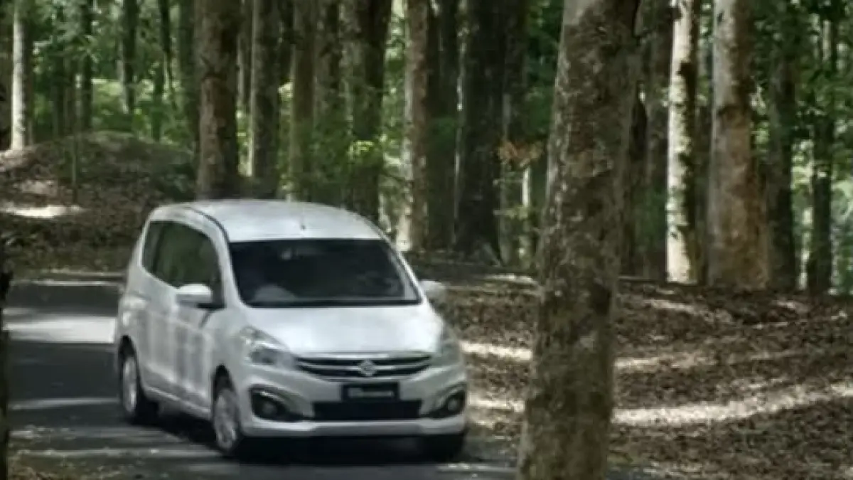 Bosan dengan mobil LCGC? Ini dia 4 rekomendasi mobil MPV bekas Rp100 jutaan terbaik yang nyaman, kabin luas, irit BBM, dan perawatannya sangat mudah! (Screenshot Youtube)