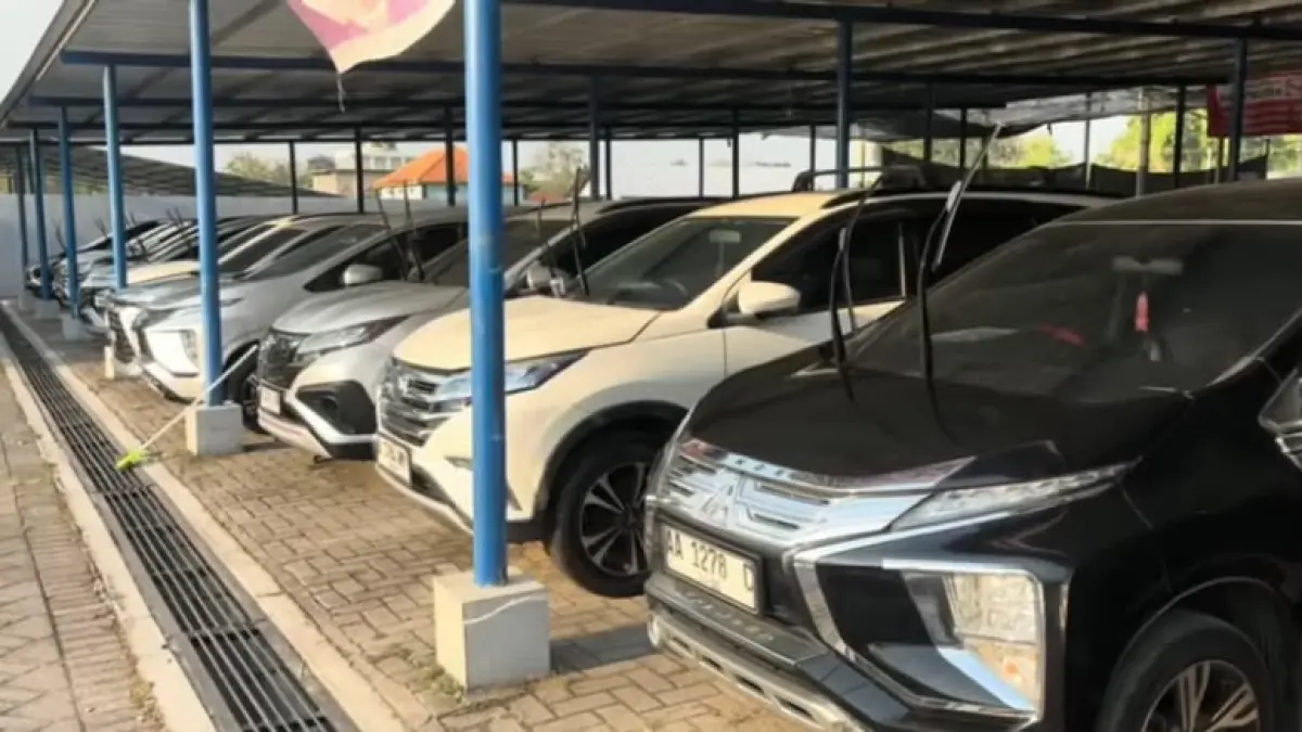 Obral besar Prabu Motor! Nikmati promo Xpander Ultimate 2020 cuma Rp149 juta, Toyota Kijang Rp29 juta, hingga Hilux spek cumi darat. Siapa cepat dia dapat! (Screenshot Youtube)