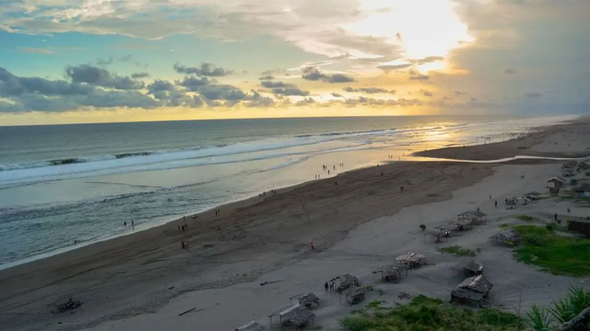 10 tempat wisata Jogja terfavorit 2026 wajib dikunjungi. Malioboro, Pantai Parangtritis, On The Rock, Prambanan hingga Bunker Kaliadem sedang populer (Pinterest)