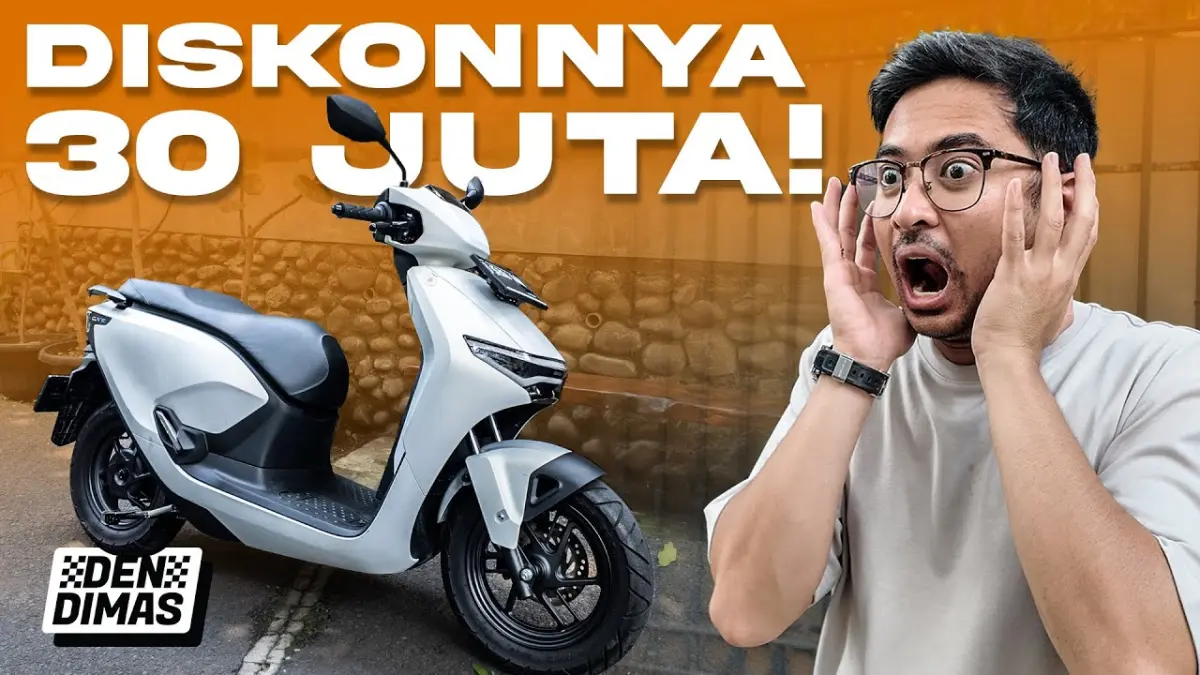 Honda CUV e diskon 60 persen sempat membuat harga motor listrik premium Honda turun dari Rp52 juta menjadi mulai Rp19 jutaan. Simak ulasan lengkapnya. (Youtube. com)