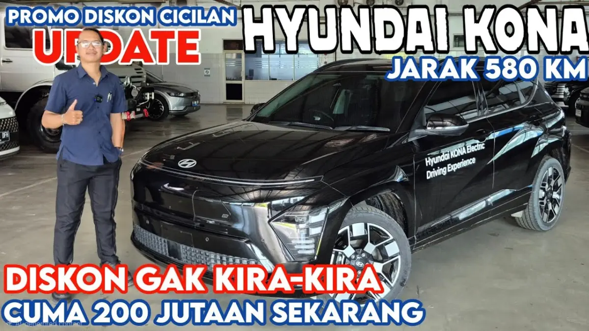 Hyundai Kona EV 2026 hadir dengan diskon besar, jarak tempuh 580 km, wall charger gratis, DP ringan, serta harga turun hingga kisaran Rp480 jutaan. (Youtube. com)