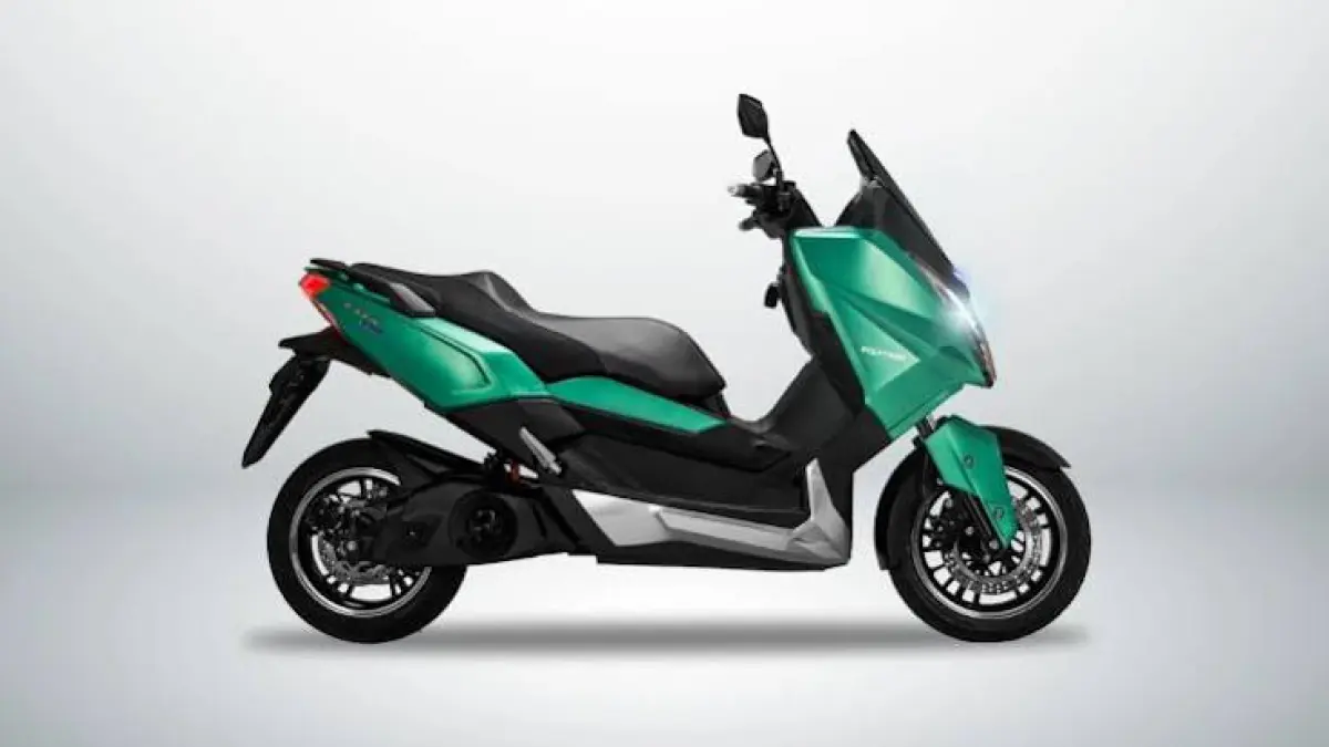 Jangan sampai kehabisan! Lini premium motor listrik turun harga 2026. Intip spesifikasi gahar United TX 1800 dan United C000 di Transmart Cibubur sekarang!