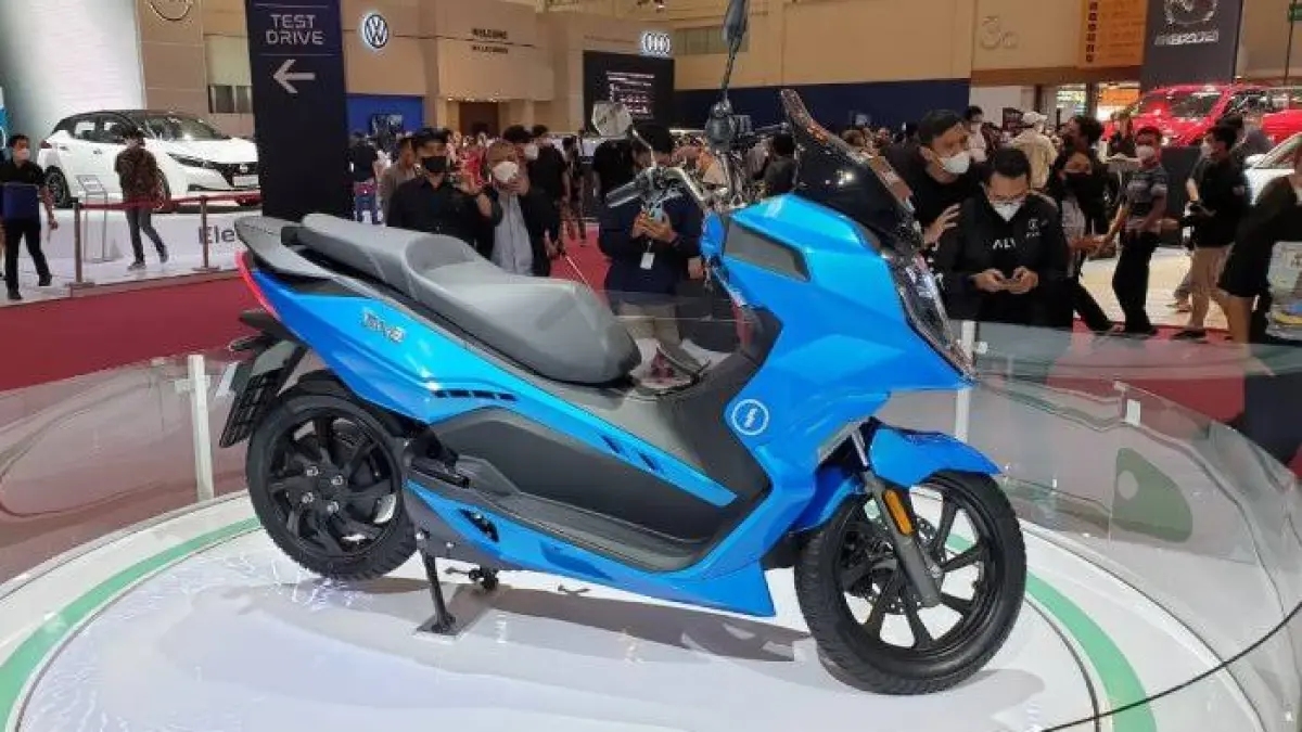 Kabar gembira! Tren motor listrik turun harga 2026 guncang Transmart Cibubur. Cek harga United MT 1500 dan Exotic Mizen terbaru yang ramah kantong di sini!