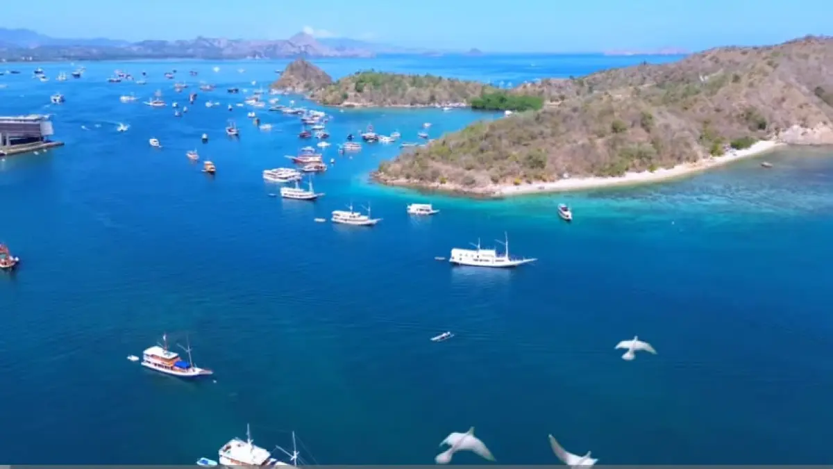 Ingin merasakan liburan di pulau pribadi? Simak panduan lengkap wisata Gili Kondo Lombok Timur. Info rute, aktivitas seru, hingga menginap di sini! (Screenshot Youtube)