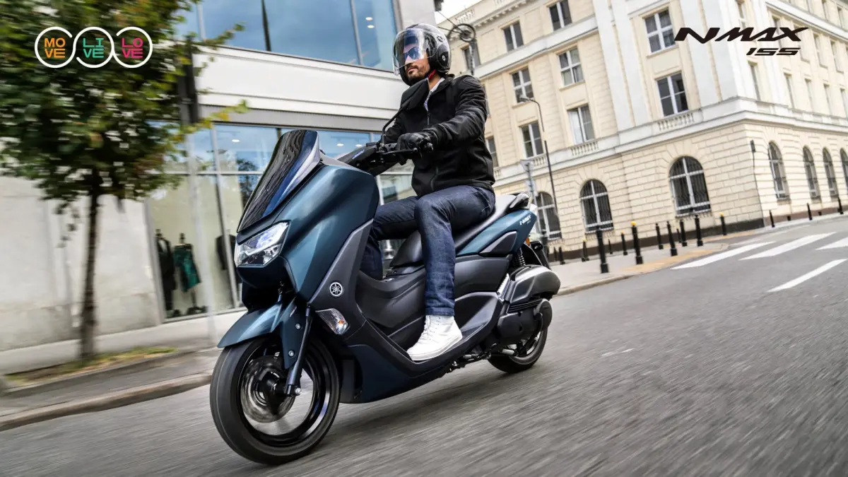 Sejarah Yamaha NMAX Indonesia dari generasi pertama hingga NMAX Turbo. Simak evolusi desain, teknologi, dan alasan motor ini sukses terjual jutaan unit (Pinterest).