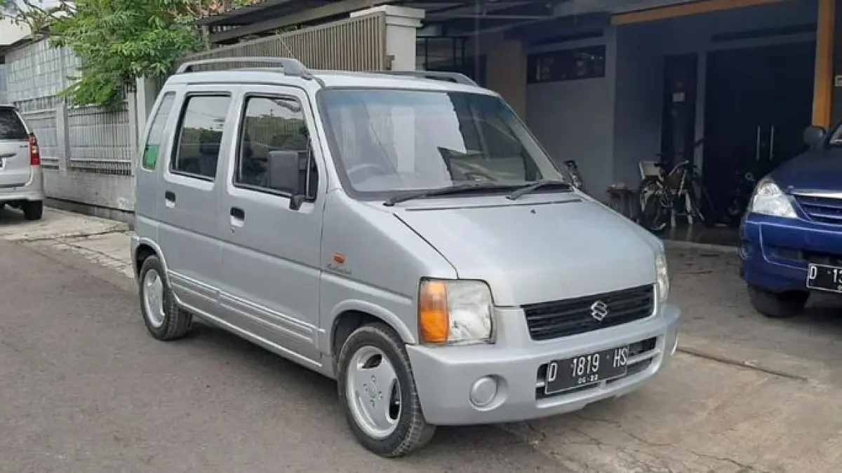 Suzuki Karimun Kotak kini menjadi mobil culture yang banyak diburu. Simak sejarah tiga generasi Karimun, data penjualan, serta alasan popularitasnya kembali naik (Pinterest).