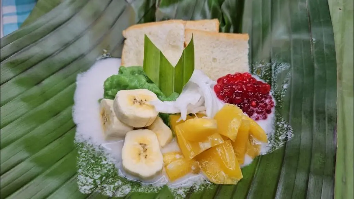 Simak tiga jajanan khas Ramadhan Jawa Timur yang cocok untuk berbuka puasa, mulai dari srawut, bongko kopyor khas Gresik, hingga klanting yang kenyal (Pinterest).