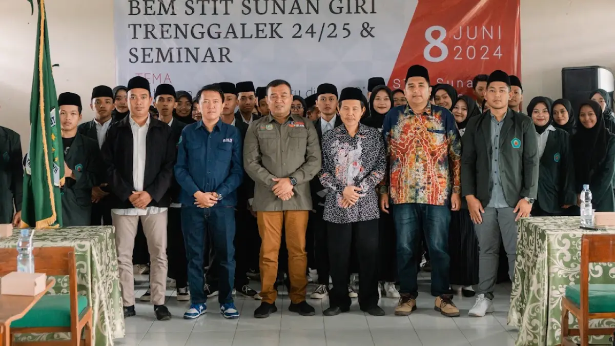 IAI Sunan Trenggalek menawarkan pendidikan berbasis nilai Islam dengan dua fakultas, empat program studi, perpustakaan, dan dosen kompeten (Pinterest).