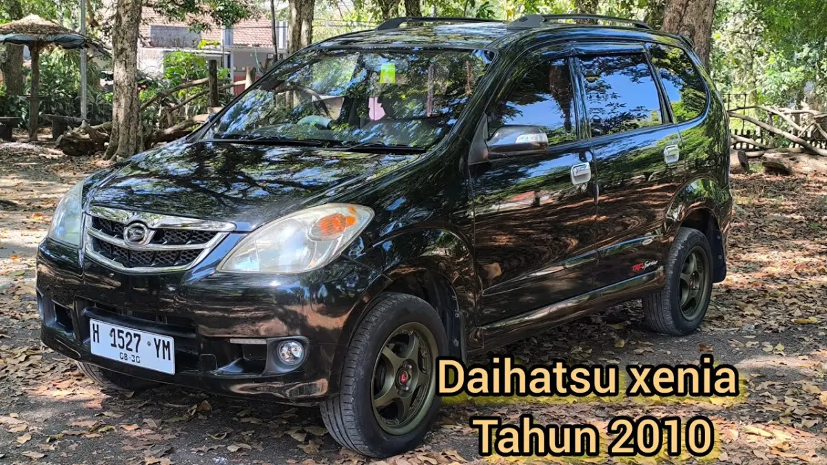 Daihatsu Xenia Li 2010 dijual Rp77 juta. Pajak hidup hingga 2030, mesin VVT-i, interior orisinal, AC dingin, dan siap dikirim ke wilayah Jawa. (Youtube. com)