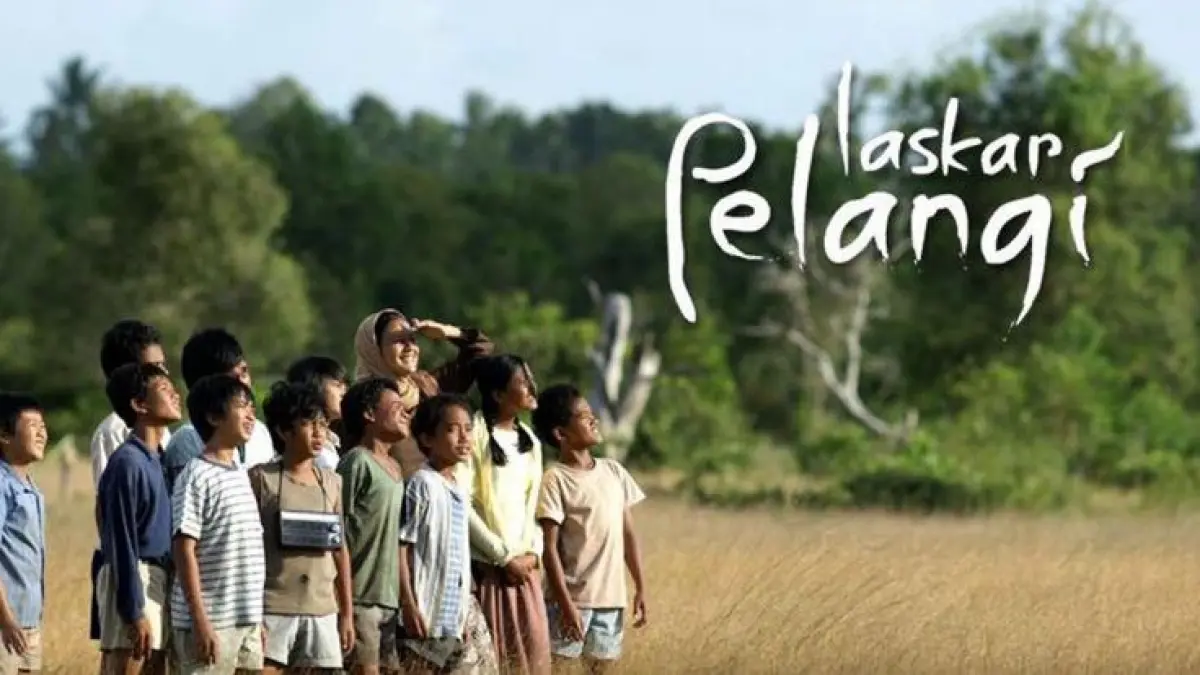 Film Indonesia adaptasi novel kembali menarik perhatian. Simak daftar 10 film dari Laskar Pelangi, Ayat-Ayat Cinta, Dilan hingga Imperfect (Pinterest).